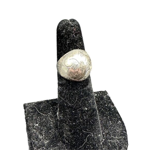 Sterling Silver 925 Dome Ring with Floral Etched Design - Picture 2 of 11